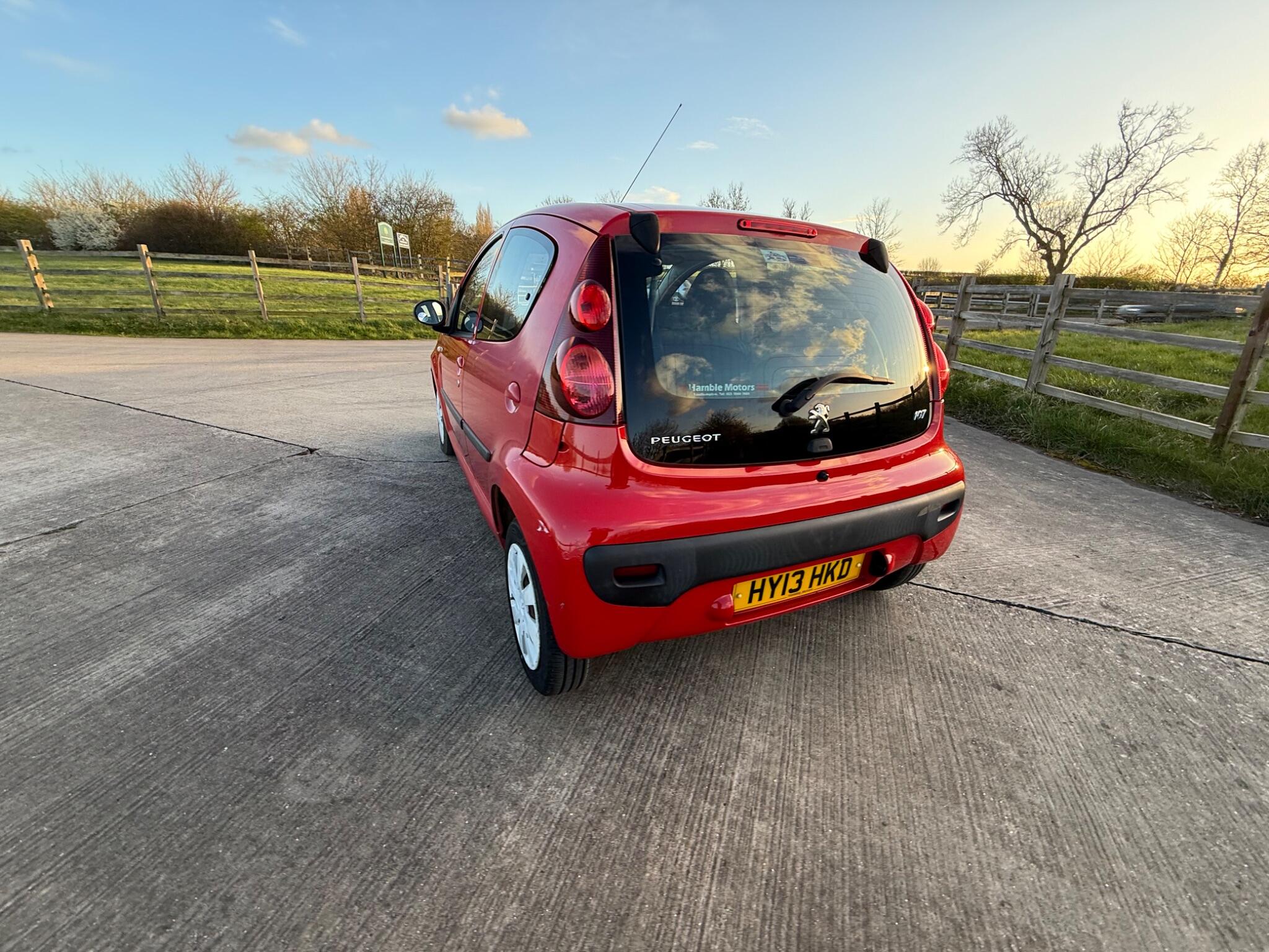 Peugeot 107 1.0 12V Active Euro 5 5dr — photo 47 of 86